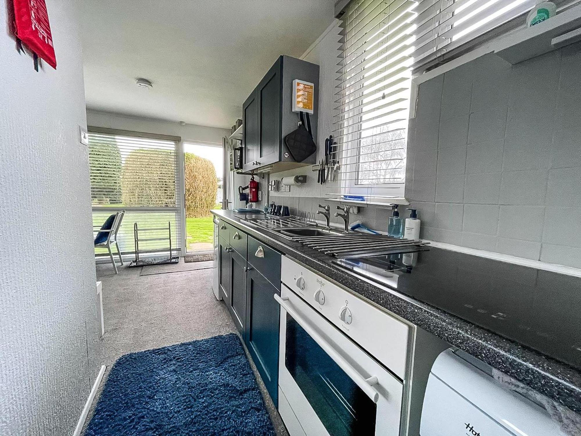 Lovely 4 Berth Chalet In The Coastal Village Of Heacham, Ref 92018Cs Exteriör bild